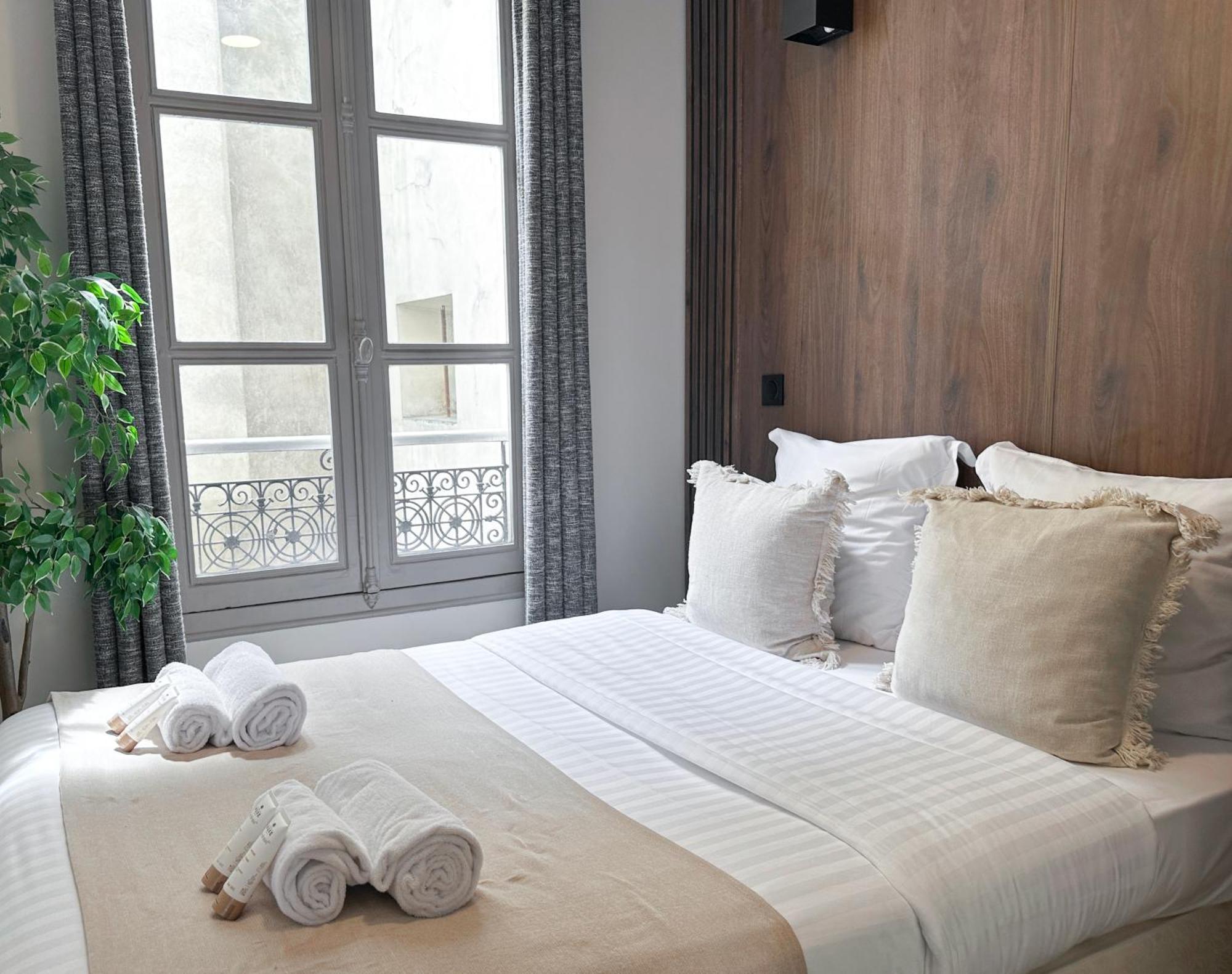 Unique Flat Near Louvre & Palais Royal Parijs